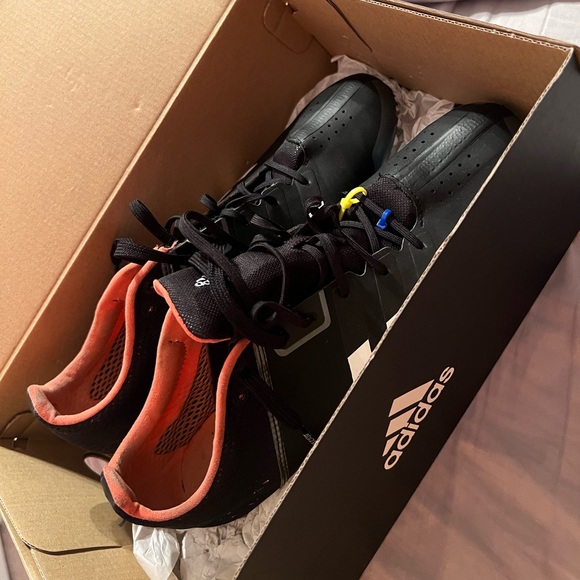 Size 9 Adizero Finesse Track Spikes - Picture 3 of 5